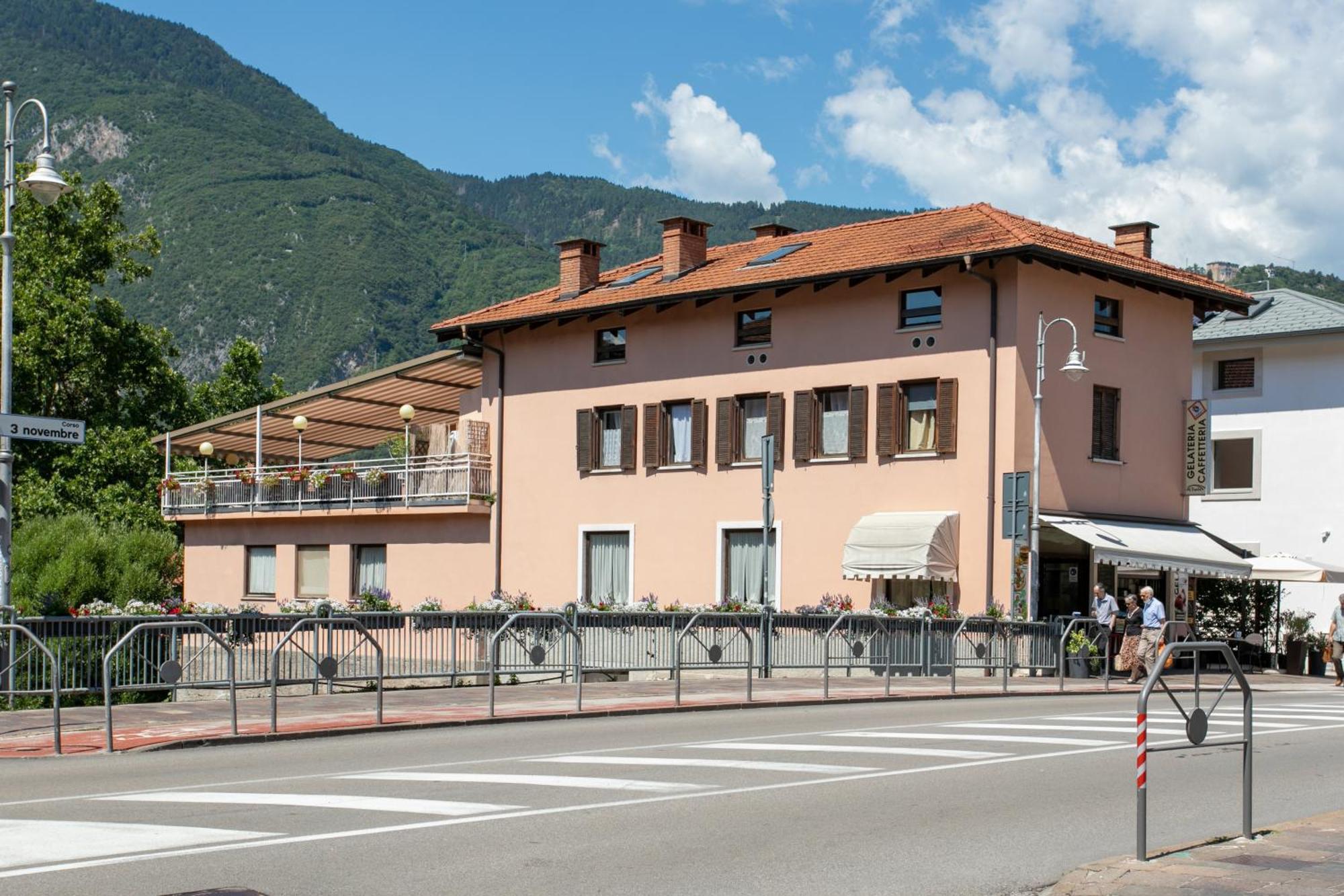 Appartamento grande Al Ponte. Situato vicino all'ospedale, al parco e al centro città Trente Extérieur photo